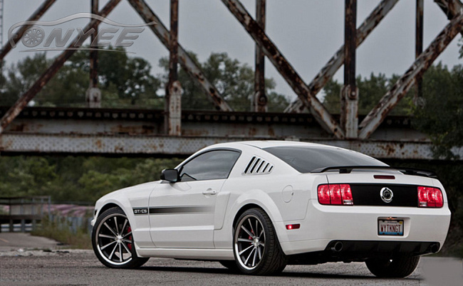 картинка Новые диски Vossen CV1 R18 5X114,3 ET30 J10 серебро + черный магазин  StreetTuning 