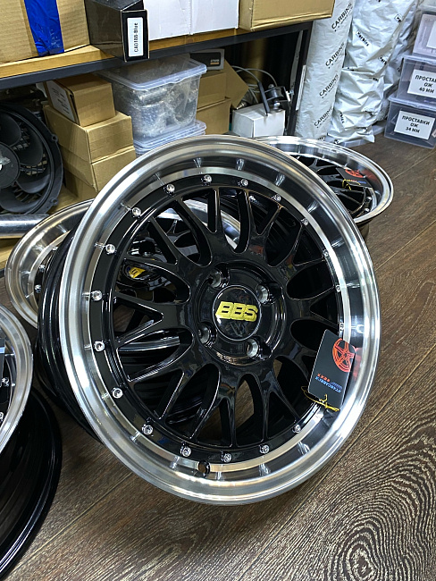 картинка Новые диски BBS LM R15 J6.5 ET38 4x100 черные с полировкой магазин  StreetTuning 
