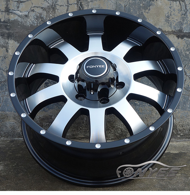 картинка Новые диски Fonyee 4x4 R18 J8,5 ET30 6x139,7 черный глянец + серебро магазин  StreetTuning 