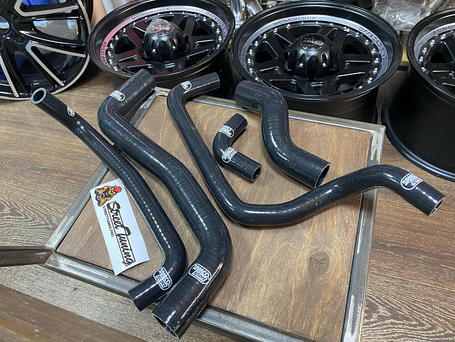 картинка Патрубки системы охлаждения и радиатора Toyota Levin 101 / 111 4a-7aFE, черные магазин  StreetTuning 