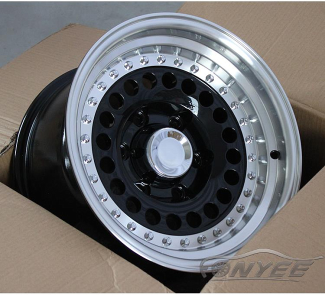 картинка Новые диски Raguna D-Force AKRO R15 6X139,7 ET-44 J10 серебро + черный глянец магазин  StreetTuning 