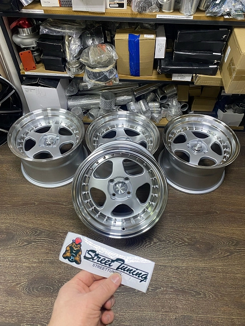 картинка Новые диски Rotiform Style R15 J8 ET20 4X100 серебро магазин  StreetTuning 