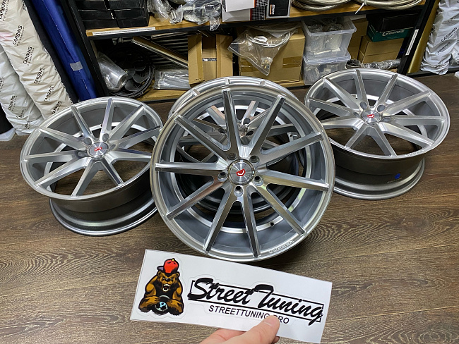 картинка Новые диски Vossen VFS1 разноширокие R19 J8.5/J9,5 ET35 5X114,3 магазин  StreetTuning 