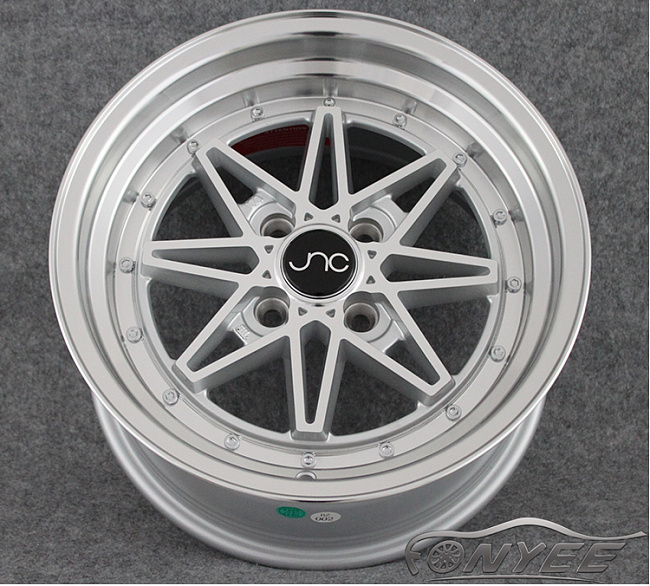 картинка Новые диски Equip 03 R15 4x100 ET25 J8 серебро + полированная полка магазин  StreetTuning 