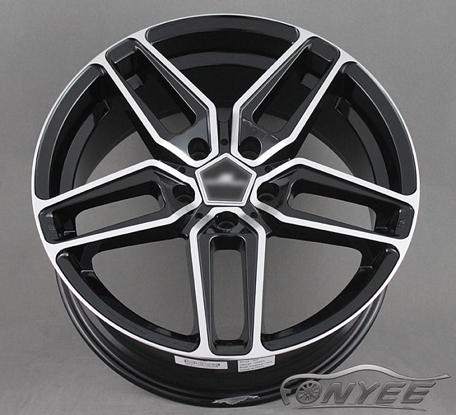 картинка Новые диски AC Schnitzer Type VIII R18 5X114,3 ET45 J8 черный + серебро магазин  StreetTuning 