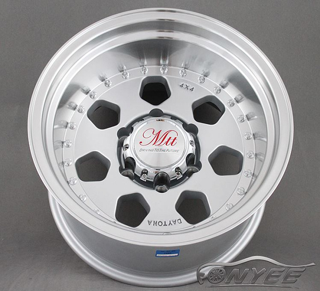 картинка Новые диски Daytona R15 6х139,7 ET-44 J10 серебристые + полированная полка магазин  StreetTuning 