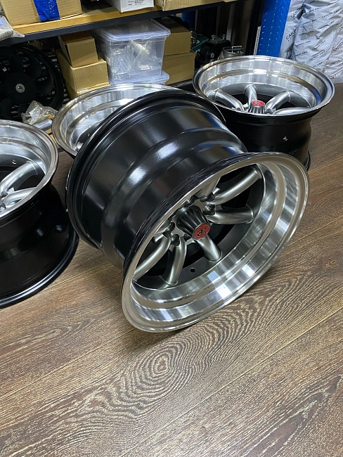картинка Новые диски Watanabe RS R15 J9 ET(-13) 4X100/4X114.3 Темное серебро магазин  StreetTuning 