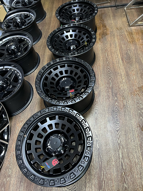 картинка Новые диски Black Rhino SAHARA Replika R17 J8.5 ET -12 5X127 магазин  StreetTuning 