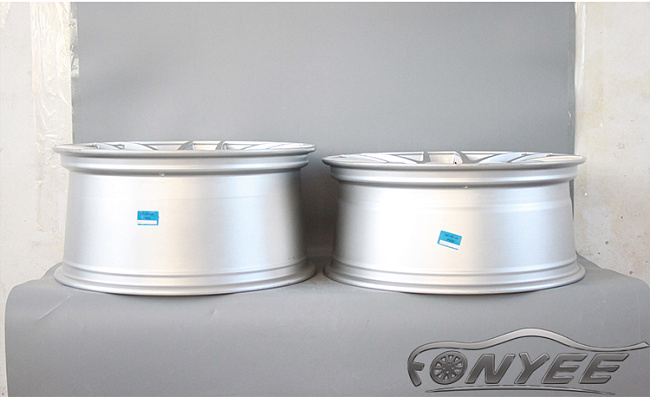 картинка Новые диски Avid 1 R20 5X112 ET35 J9,5 серебро магазин  StreetTuning 