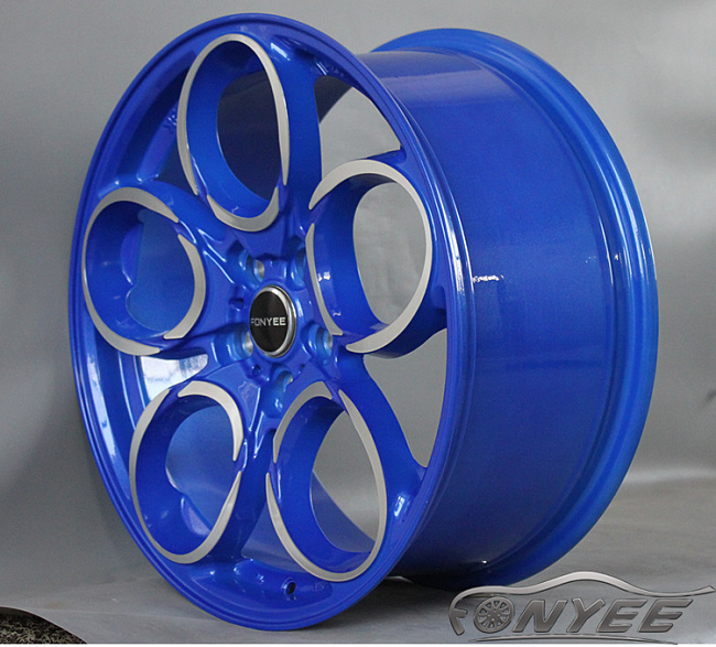 картинка Новые диски KE Flow Forming модель 3 R18 5X112 ET42 J8 синий + серебро магазин  StreetTuning 