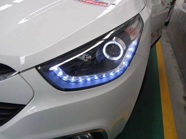 картинка Передние фары для Hyundai IX35 (Tucson) 2010-2015 магазин  StreetTuning 