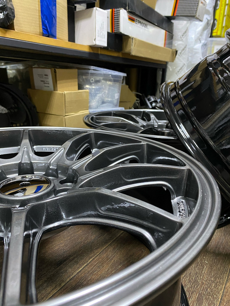 картинка Новые диски OZ RACING R16 J7 ET38 4x100/4X114.3 Hyper Black от магазина  StreetTuning