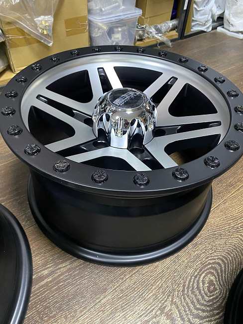 картинка Новые диски MVF 957 R16 J8 ET-25 6x139.7 магазин  StreetTuning 