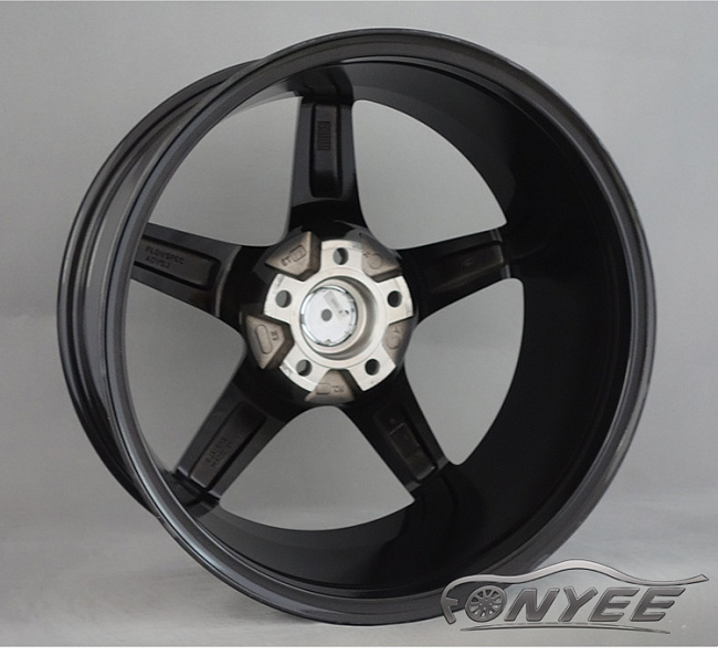 картинка Диски ADV.1 5 R18 J8 ET+35 5x114,3 черные матовые + серебро магазин  StreetTuning 