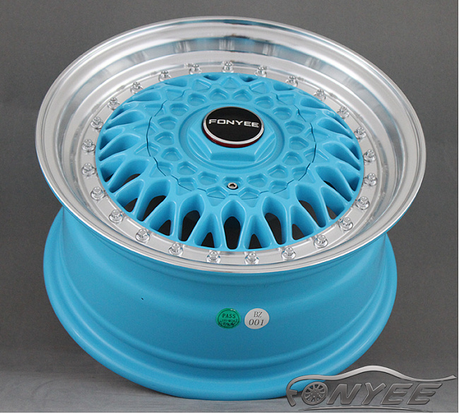 картинка Новые диски BBS RS R14 4X100/4X114,3 ET25 J6,5 светло синий глянец + серебристые болтики магазин  StreetTuning 