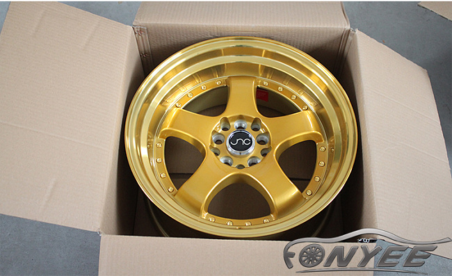картинка Новые диски JNC 017 R17 5X114,3-100 ET20 J9 золото + полированная полка золото магазин  StreetTuning 