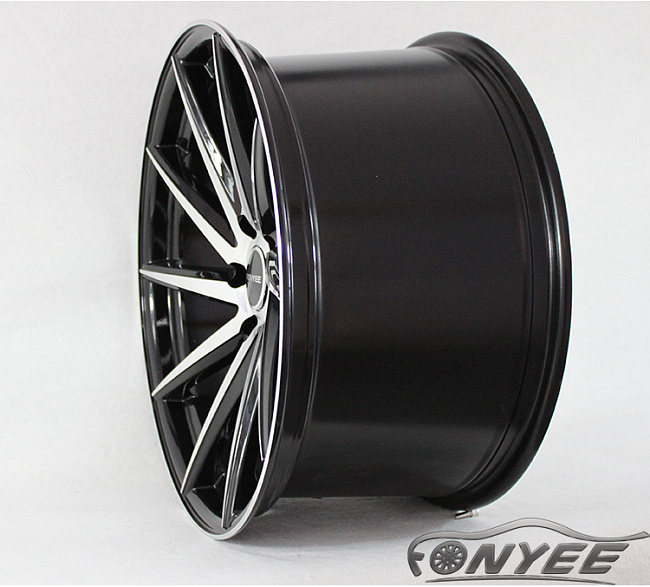 картинка Новые диски Vossen CVT-R Replica R19 5X114,3 ET35 J10 черный глянец + серебро магазин  StreetTuning 