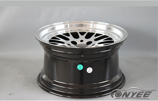 картинка Новые диски ESM 007 R15 4x100 ET25 J8 серебристые магазин  StreetTuning 