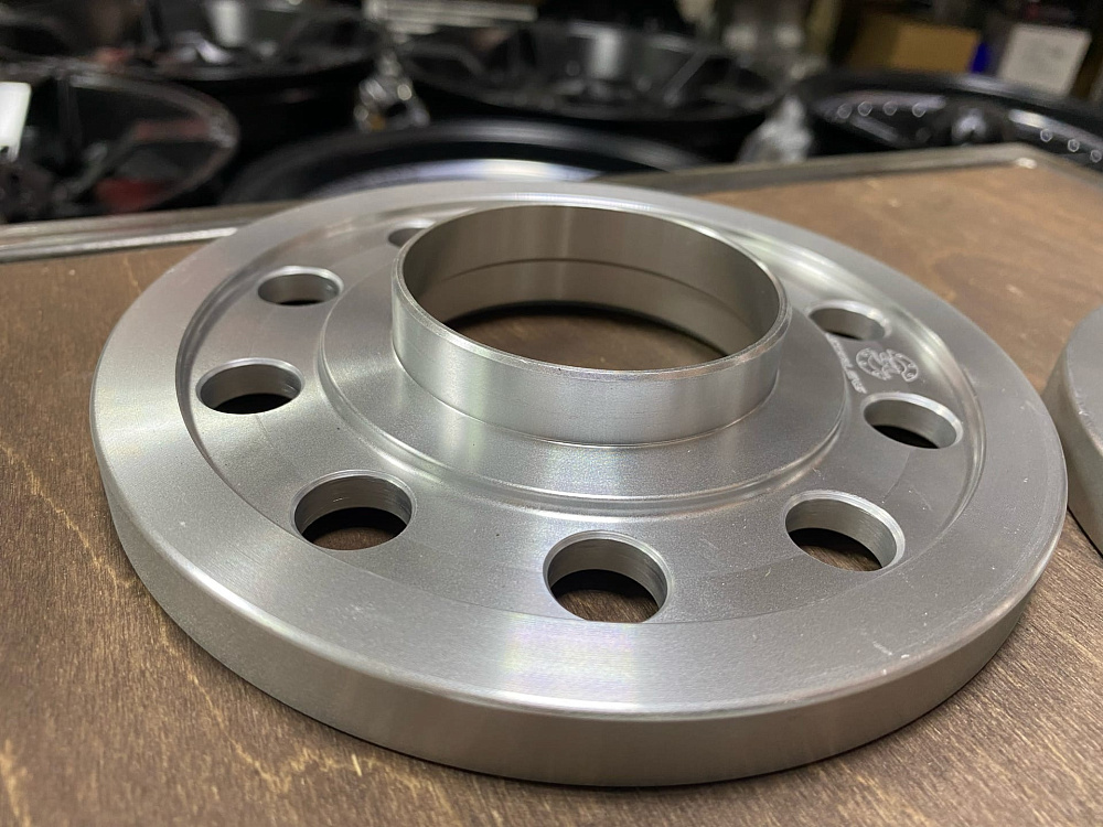 картинка Проставка Starleks 13 мм 5x112  цо 66.6 Silver от магазина  StreetTuning