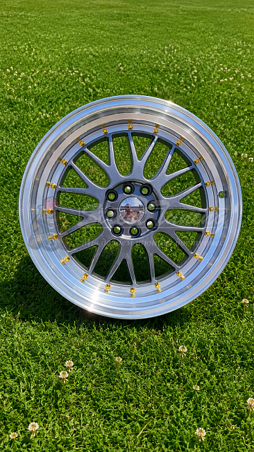 картинка Новые диски BBS LM R17 J8.5 ET30 4x100/4x114.3 графит+ серебро магазин  StreetTuning 