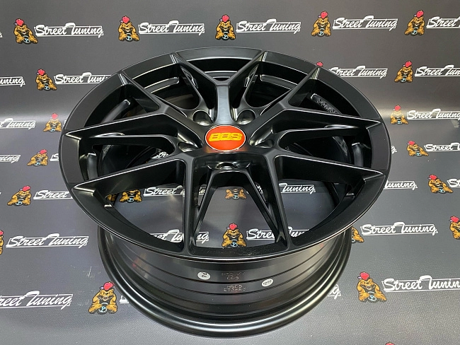 картинка Новые диски HRE FF65 R16 J7 ET35 5x114.3 Black Mat магазин  StreetTuning 