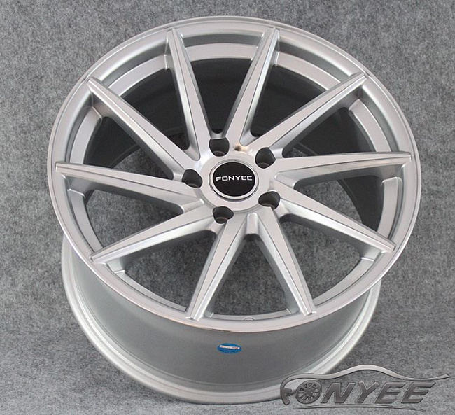 картинка Новые диски Vossen CVT-R Replica R19 5X114,3 ET35 J10 серебристые магазин  StreetTuning 