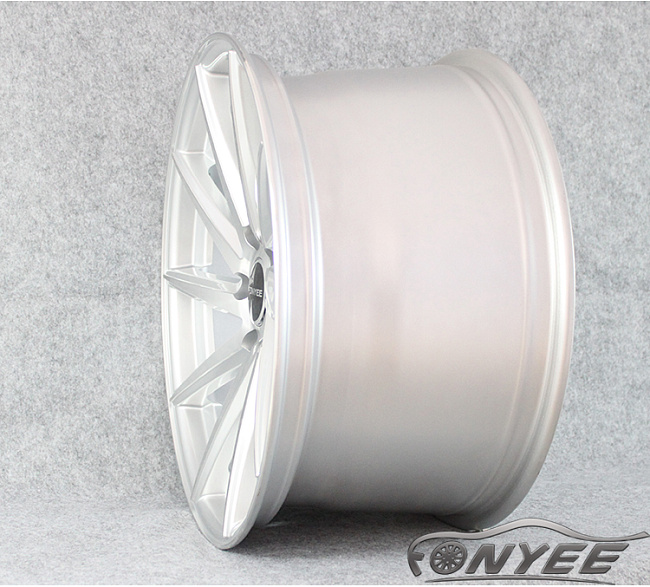 картинка Новые диски Vossen CVT-R Replica R18 5X114,3 ET35 J9,5 серебро магазин  StreetTuning 