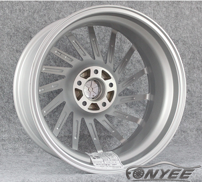 картинка Новые диски Vossen VPS304 Replica R18 5X114,3 ET35 J8 серебро магазин  StreetTuning 