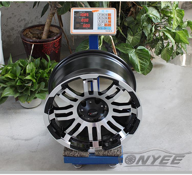 картинка Новые диски Future R17 5X127 ET18 J8,5 черный глянец + серебро магазин  StreetTuning 