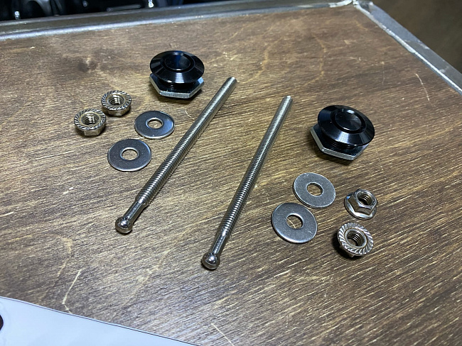 картинка Замки-защелки быстросъемные на бампер/капот, черные, 25 мм /100 мм магазин  StreetTuning 