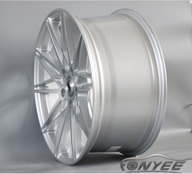 картинка Новые диски Vossen R18 5X120 ET35 J9,5 серебро магазин  StreetTuning 