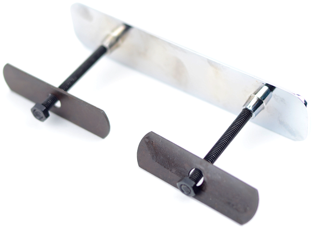 картинка Шильдик в решетку радиатора с логотипом "Сhevrolet" магазин  StreetTuning 