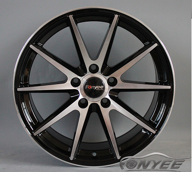 картинка Новые диски Vossen VFS1 Replica R18 5X120 ET35 J9,5 черный глянец + серебро магазин  StreetTuning 