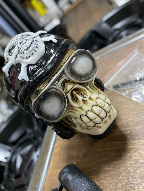 картинка Ручка КПП "Череп" пират магазин  StreetTuning 