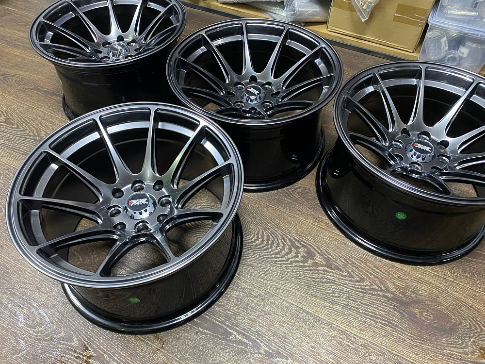картинка Новые диски XXR 527 R15 J8.25 ET0 4X100/4X114.3 Hyper Black от магазина  StreetTuning