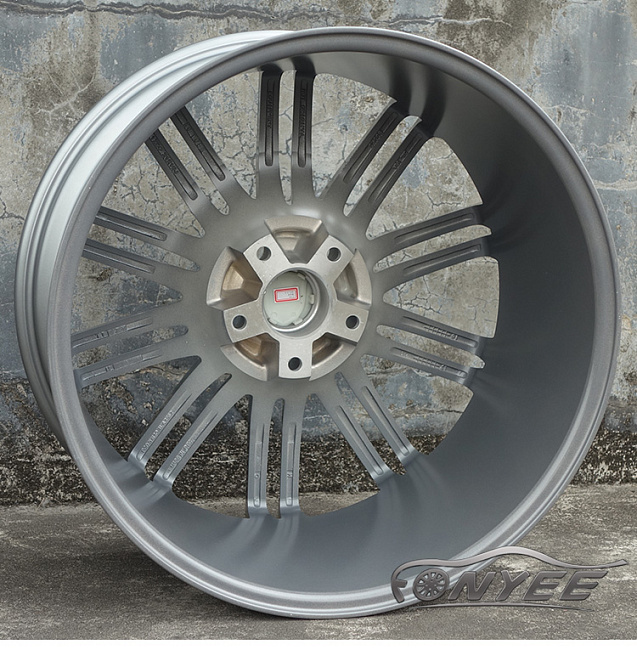 картинка Новые диски Porsche Macan wheels R22 5x130 ET50 J9,5 Серый мат + серебро магазин  StreetTuning 