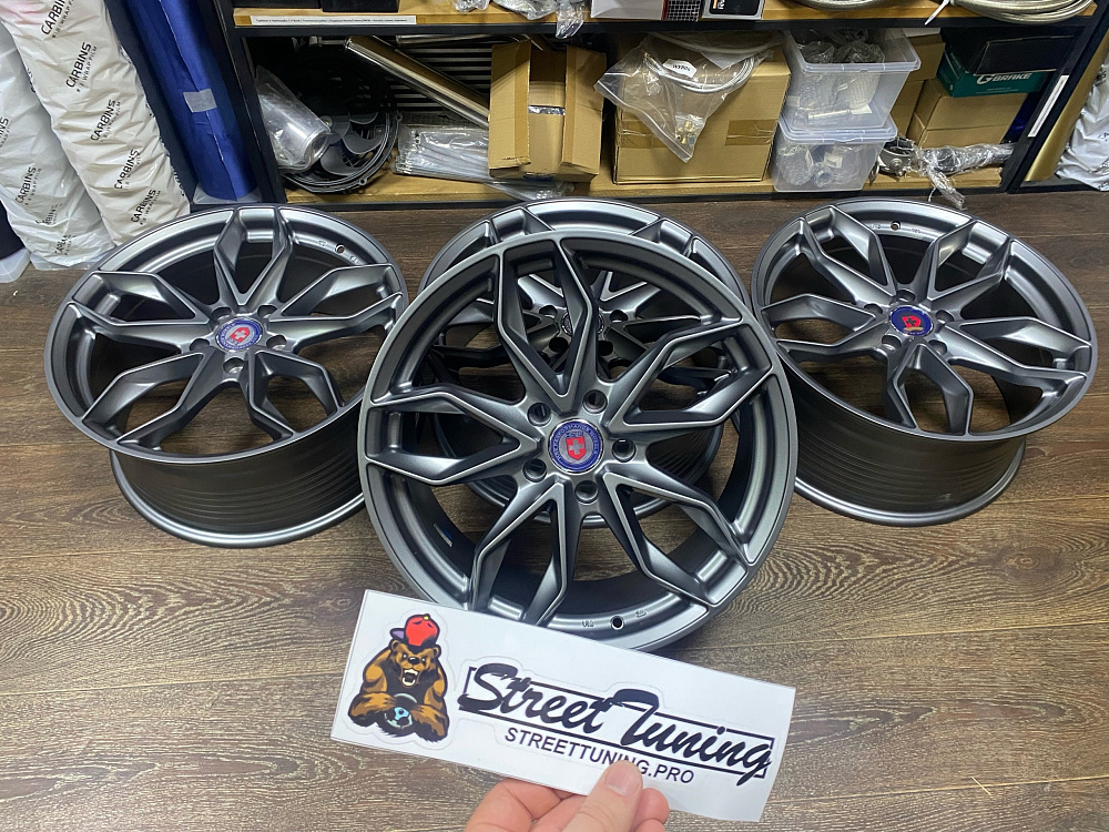 картинка Новые диски HRE S201 R18 J8 ET38 5X114,3, серый мато-серебряные от магазина  StreetTuning