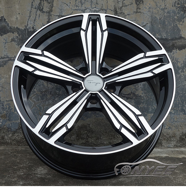 картинка Новые диски Dibite R18 5x114,3 ET35 J8 черные #2 магазин  StreetTuning 
