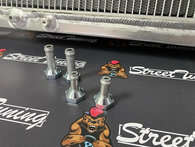 картинка Радиатор алюминиевый Toyota Mark JZX100 JZX110 1JZ-GTE 50мм AT STREETTUNING магазин  StreetTuning 