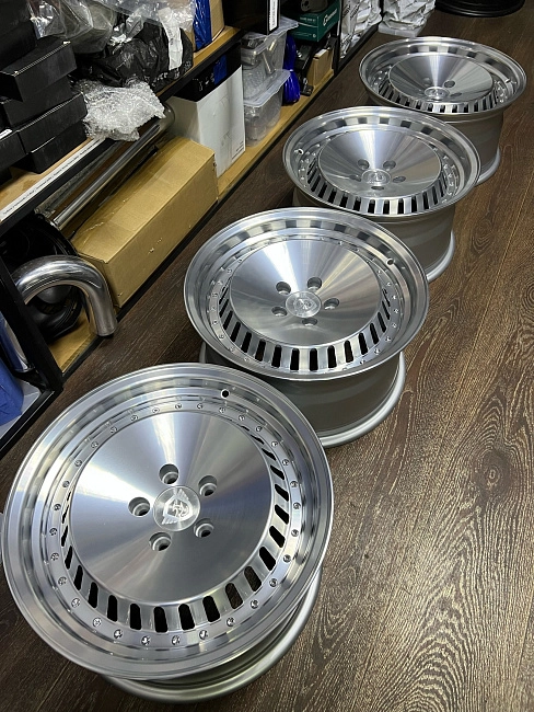 картинка Новые диски Stuttgart ST4 R16 J8 ET25 5X105 серебро магазин  StreetTuning 