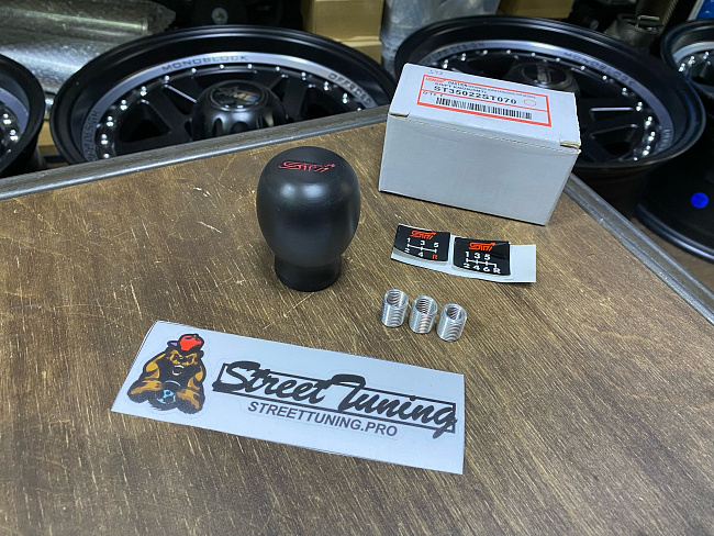 картинка Ручка КПП STI для Subaru OEM: ST35022ST070 "черная" 5-6MKПП магазин  StreetTuning 
