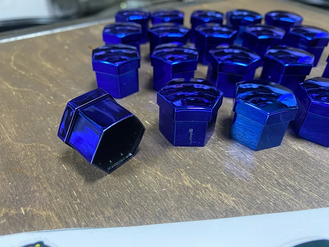 картинка Декоративные колпачки для колесных гаек и болтов под 19й ключ, темно-синие магазин  StreetTuning 