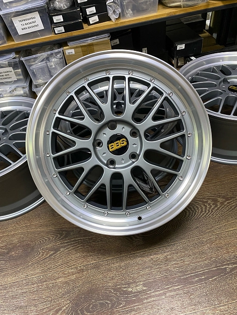 картинка Новые диски BBS LM R19 J8.5 ET35 5x120 Gunmetal магазин  StreetTuning 