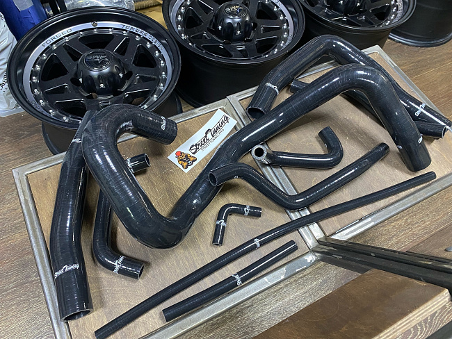 картинка Патрубки системы охлаждения StreetTuning Mitsibishi Lancer Evo 7-9 магазин  StreetTuning 