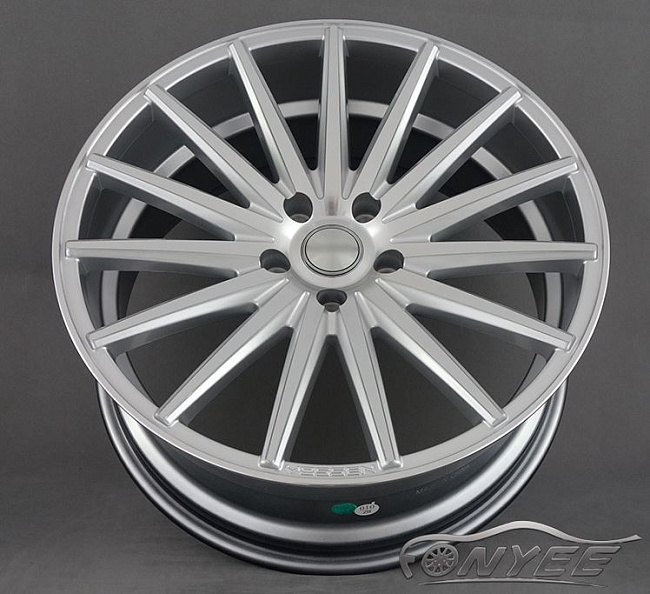картинка Новые диски Vossen VFS2 Replica R19 5X114,3 ET40 J9,5 серебро магазин  StreetTuning 
