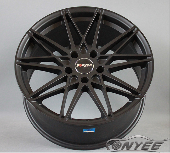 картинка Новые диски Vossen R18 5X120 ET35 J8,5 черный мат магазин  StreetTuning 