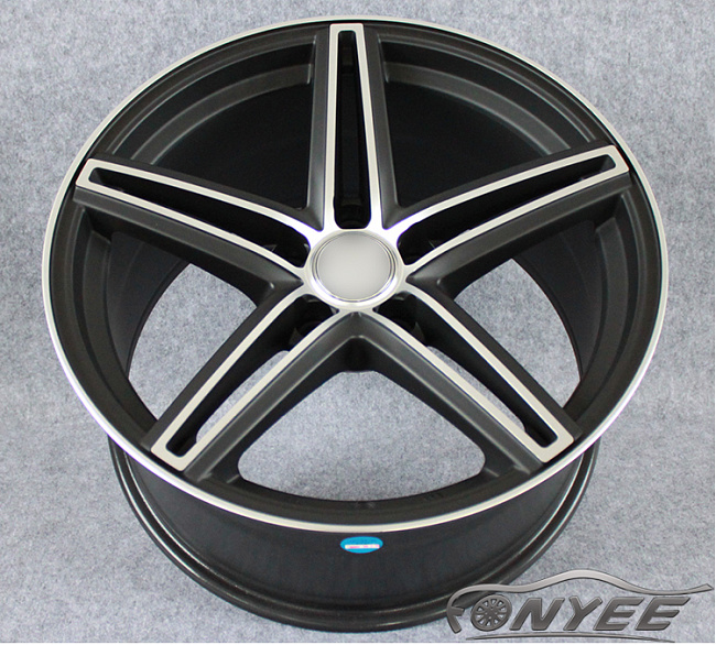 картинка Новые диски Vossen CV5 Replica R18 5X114,3 ET35 J8,5 черный мат + серебро магазин  StreetTuning 