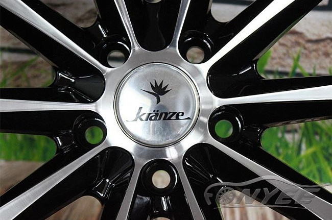 картинка Новые диски Vossen CV1 R18 5X114,3 ET30 J9 серебро + черный магазин  StreetTuning 