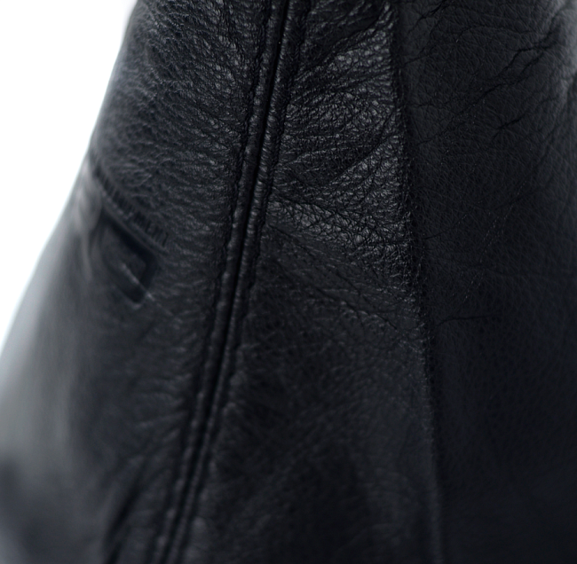 картинка Чехол на КПП TRD, универсальный. Кожа, черная строчка магазин  StreetTuning 