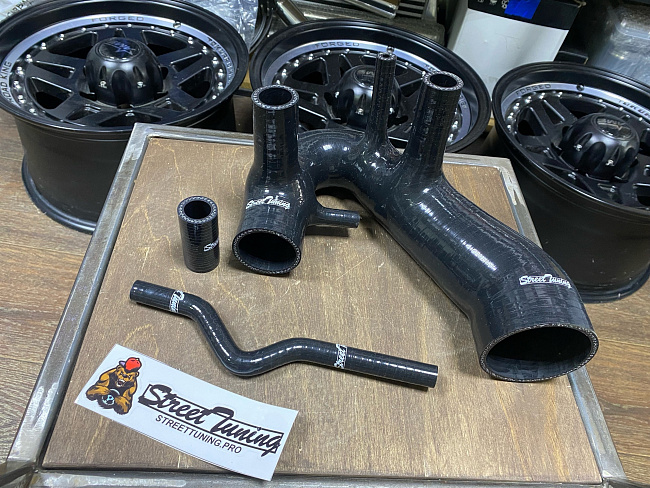 картинка Патрубок турбины впускной Audi A4, VW Passat B5 1.8T магазин  StreetTuning 